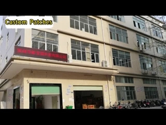 Утюг на заплатах ткани Twill границы Merrow заплаты вышивки