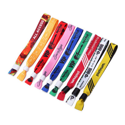 Сплетенные фестивалем Wristbands концерта размера диапазонов запястья 35*1.5cm изготовленные на заказ